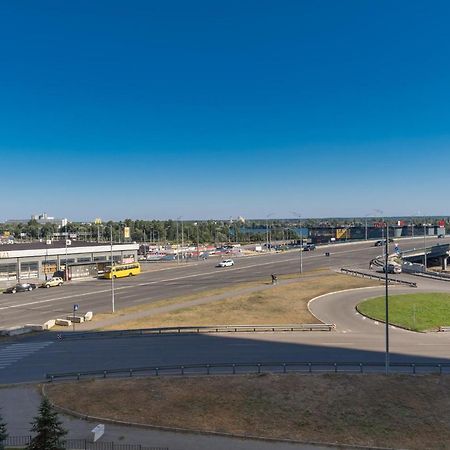 Квартира В Жк Лебединый, Ревуцкого 40 В, Метро Харьковская Позняки 基輔 外观 照片